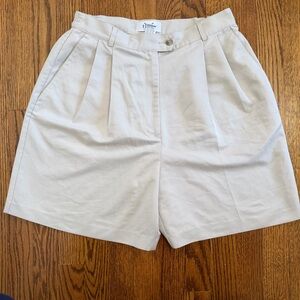 Izod Golf Ladies Light Khaki Pleated Shorts Size 12